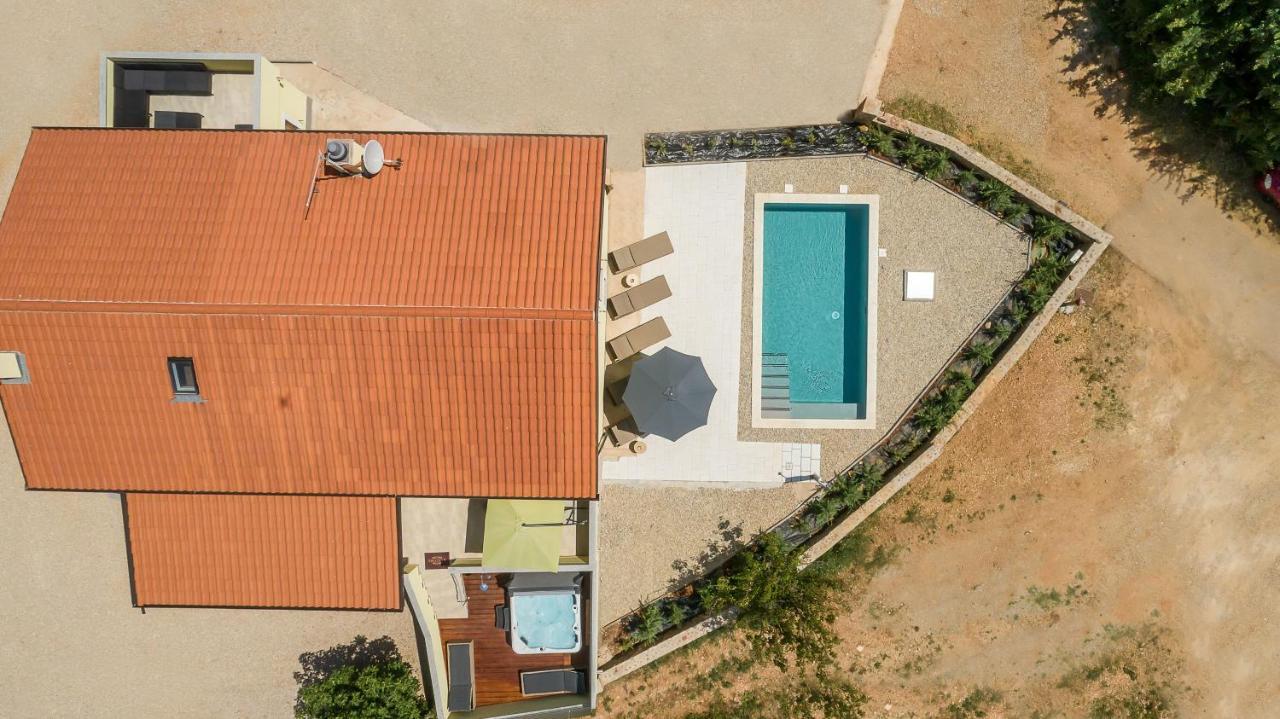 Holiday Home Tos Risika Zewnętrze zdjęcie